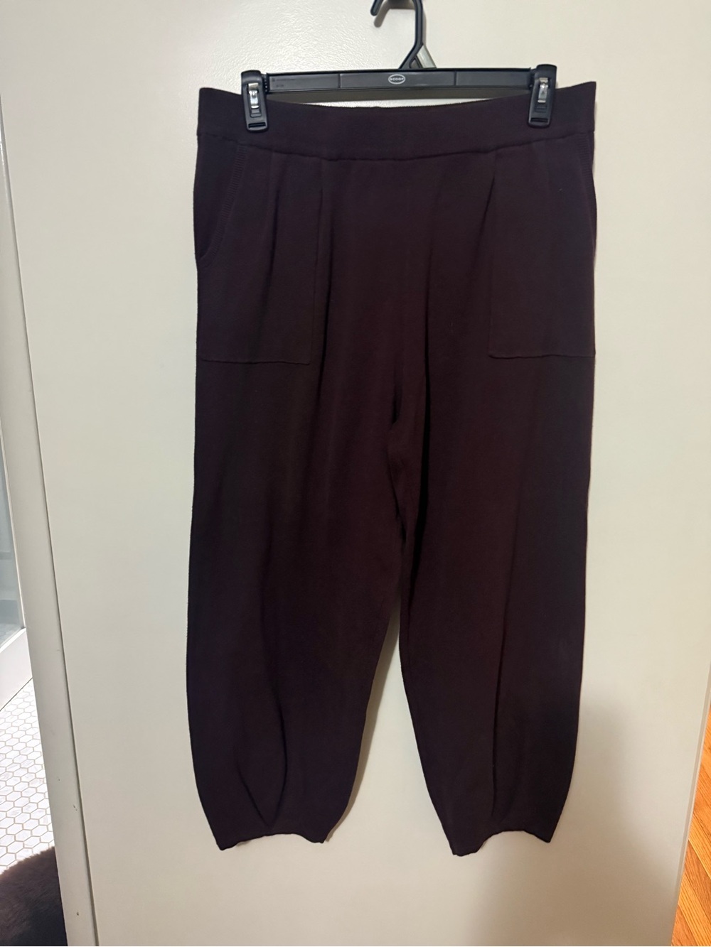 Womens Relaxed Knit Tapered Pants - Dark Brown